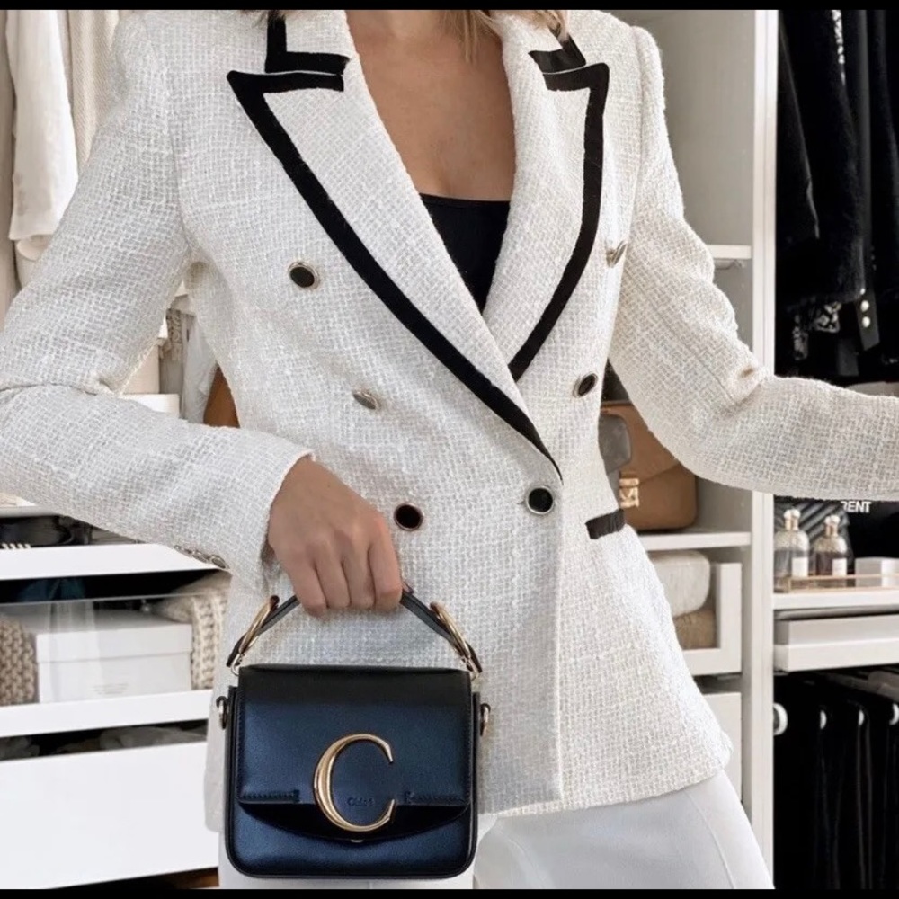 ZARA STRUCTURED ECRU BLAZER WITH BLACK CONTRASTING PIPING. BRAND NEW W/TAGS.